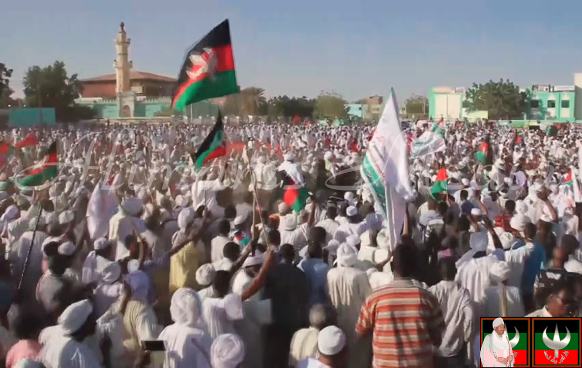 استقبال الإمام الصادق المهدي في ساحة مسجد الإمام عبدالرحمن