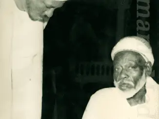 الإمام الصديق مع والده الإمام عبد الرحمن المهدي